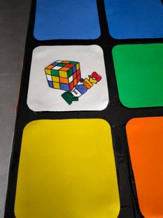 Disfraz Cubo Rubik Hecho a Mano