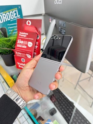 Samsung Galaxy Z Flip6 256GB Plata