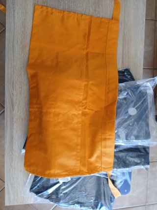 Ropa, delantales, gorros, para hosteleria todo nue