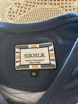 Camiseta SikSilk degradada azul y blanca Talla XS
