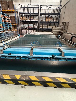 Máquina de extender y cortar tejido