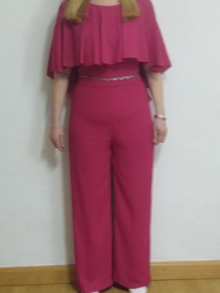 Mono fiesta fucsia muy estiloso, usado una vez
