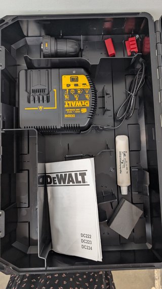 Martillo Electroneumático DeWalt 24V DC224K-OUTLET