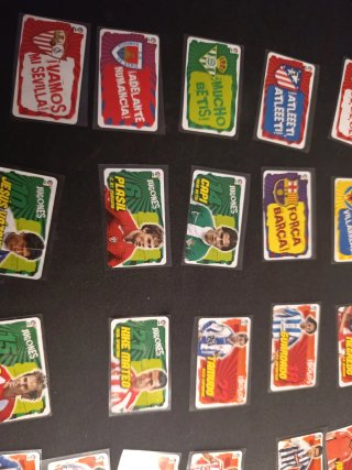 23 cromos de fútbol Reservado