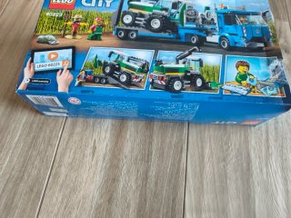 Lego City 60223 - Trasportatore di Mietitrebbia