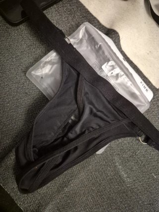 Tanga hombre negro