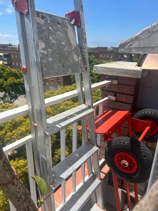 Escalera de aluminio plegable