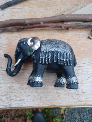 Figura de elefante decorativa