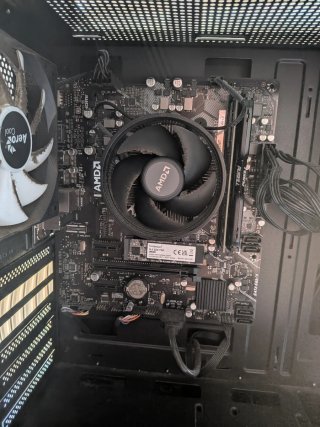 Ordenador Gaming AMD Ryzen 3 3200G