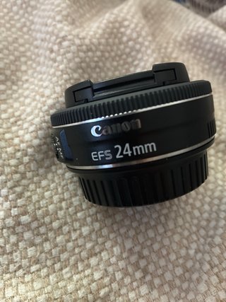 Objetivo Canon EF-S 24mm f/2.8 STM