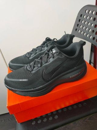 Nike Vomero 18 Negro