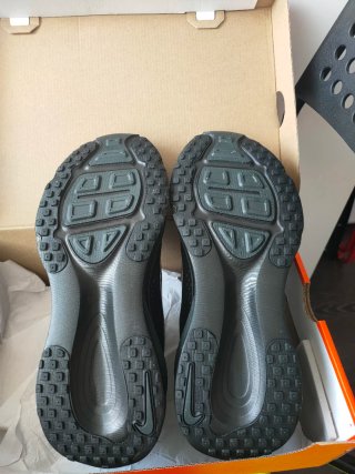Nike Vomero 18 Negro