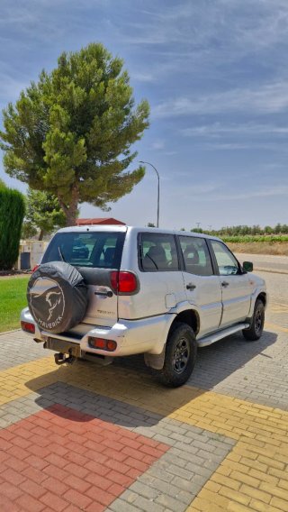 Nissan Terrano II 2004
