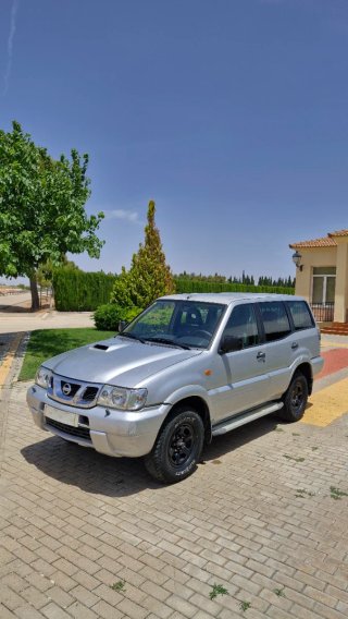 Nissan Terrano II 2004