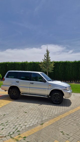 Nissan Terrano II 2004