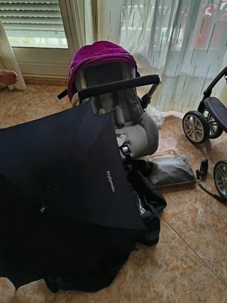 Cochecito de bebé y silla de coche. Casualplay.