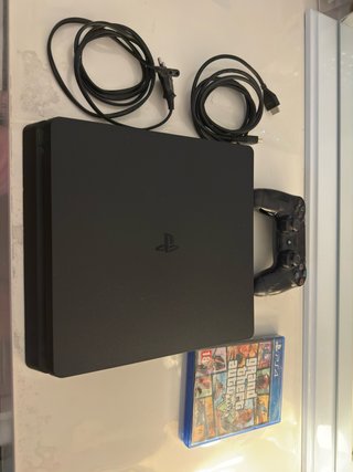 PS4 (PlayStation 4) Negra + GTA V