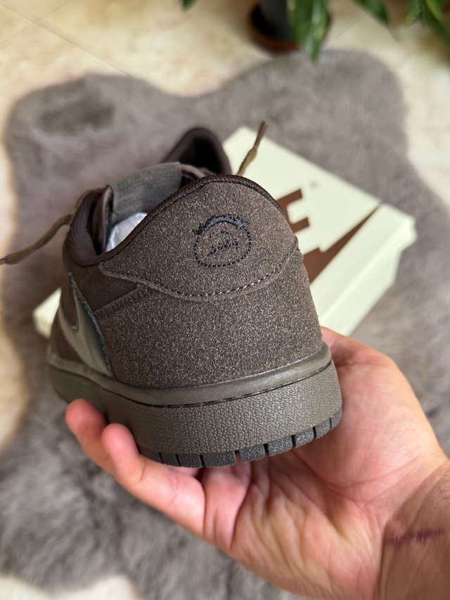 Jordan 1 Low Travis Scott