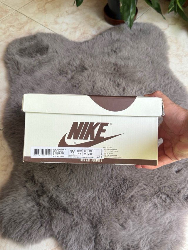 Jordan 1 Low Travis Scott