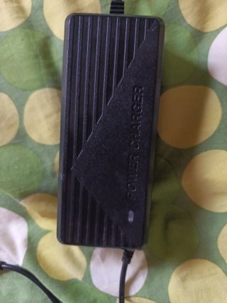 Cargador Patinete Eléctrico