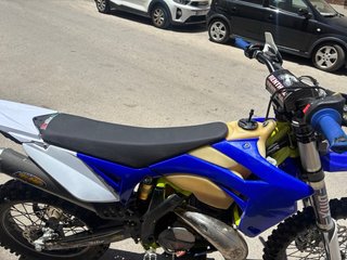 Moto Enduro 250cc Azul y Blanca