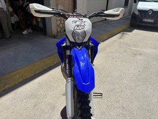 Moto Enduro 250cc Azul y Blanca
