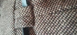 Falda de invierno marrón con cinturón