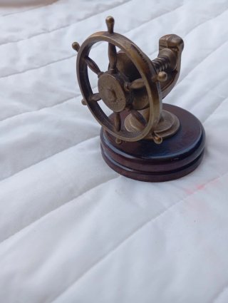 Timón de barco decorativo