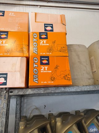 Caja Aceite Repsol 2T Town Scooter