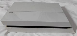 Lote PS4 Pro Blanca + 3 Juegos FIFA