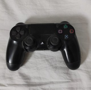 Lote PS4 Pro Blanca + 3 Juegos FIFA