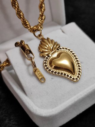 Collana Cuore Sacro con timbro 18 kt ( Nuova )