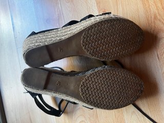 Cuñas negras esparto