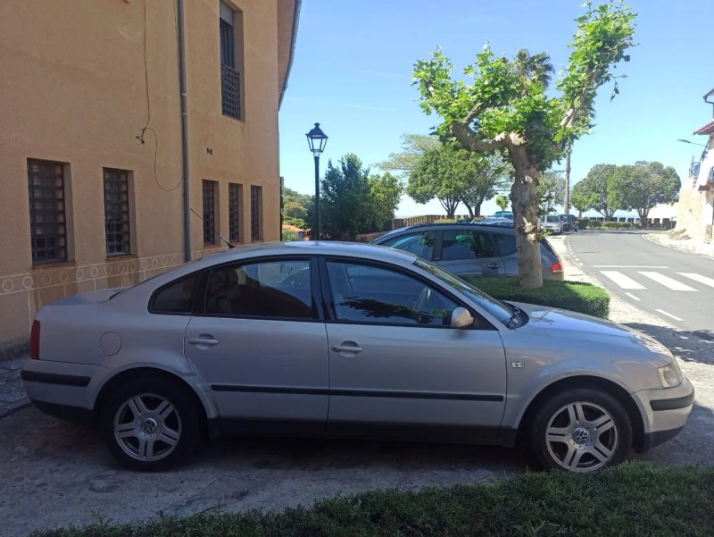 Volkswagen Passat 2000 - foto 1