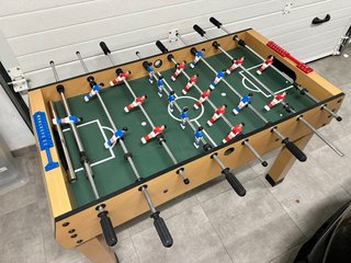 Futbolín de madera