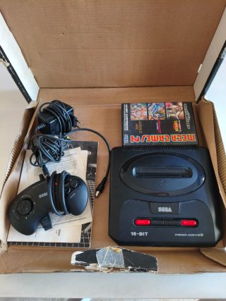 Consola Sega Mega Drive II + Juegos