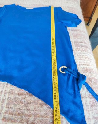 Blusa asimétrica azul talla M