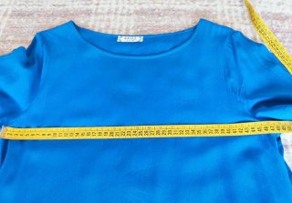 Blusa asimétrica azul talla M