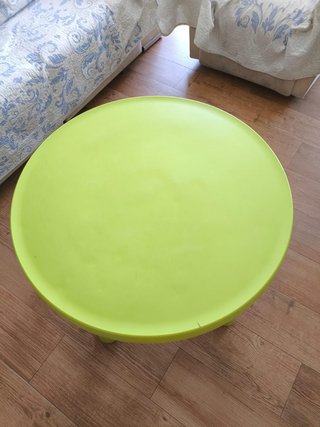 Mesa IKEA MAMMUT. redonda.