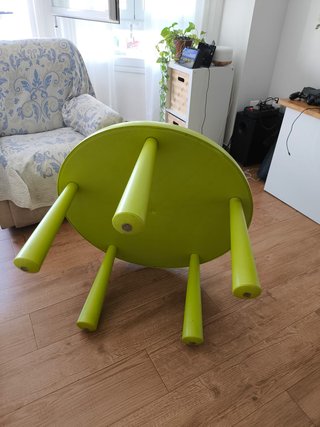Mesa IKEA MAMMUT. redonda.