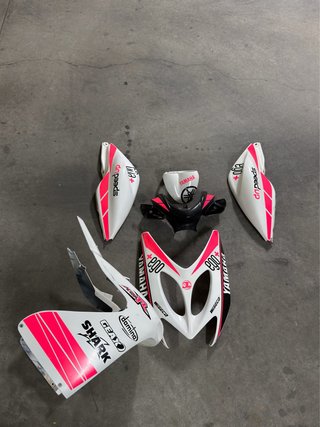 Cacheado Yamaha Aerox (97-12) 7 Piezas Blanco/Rosa