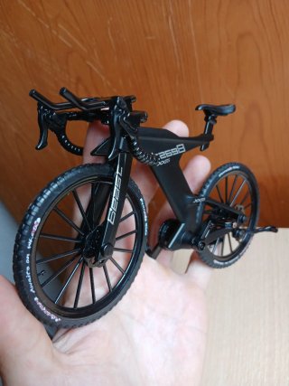Mini Bici Beast XX7 metálica estilo Cervélo P5X