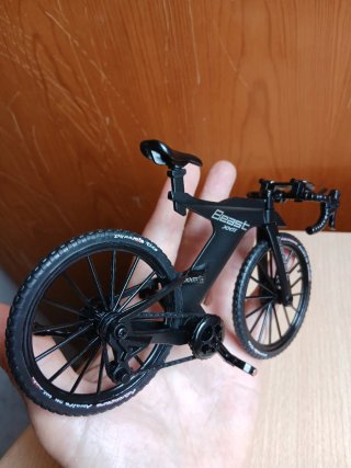 Mini Bici Beast XX7 metálica estilo Cervélo P5X
