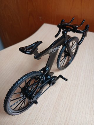 Mini Bici Beast XX7 metálica estilo Cervélo P5X