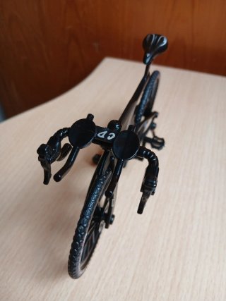 Mini Bici Beast XX7 metálica estilo Cervélo P5X