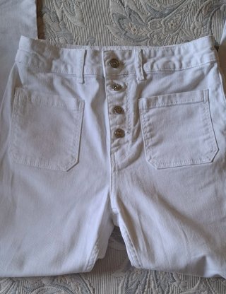 Jeans bianchi Zara flare Tg 38