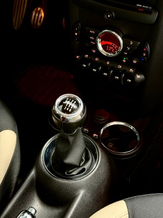 MINI CLUBMAN COOPER SD 143cv