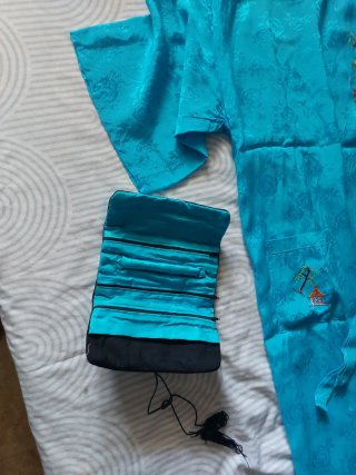 Bata kimono y joyero de viaje japonés