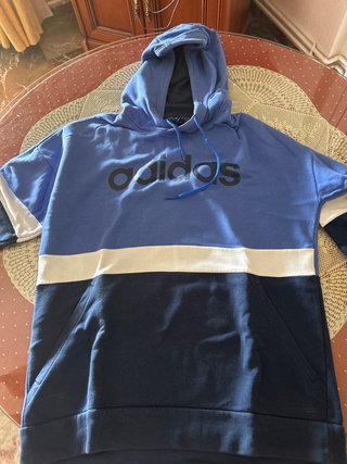 Sudadera Adidas con capucha