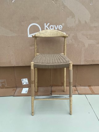 Sgabello Nina Kave Home legno acacia